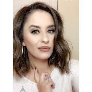 Meet your Posher, Letisha